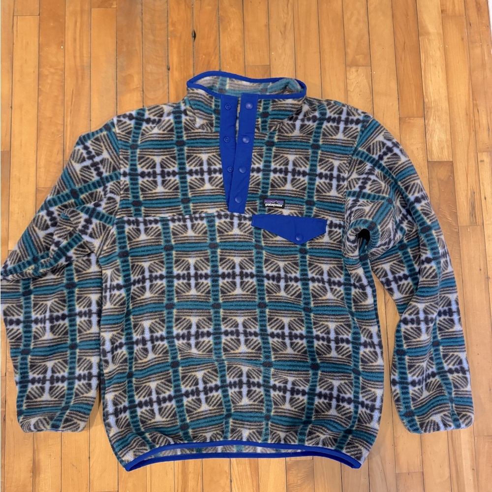 Patagonia synchilla youth xl/ women’s xs